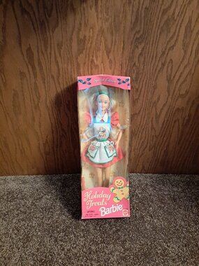 New in Box Vintage Holiday Treats Barbie Special Edition Doll 1997 Mattel 17236